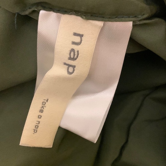 NEW nap Buttoned Sleeveless Puffer Coat - Picture 5 of 13